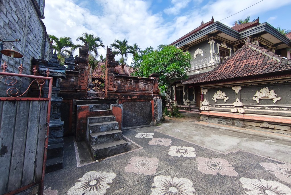 6.8 are Local House in&nbsp;Kaliasem